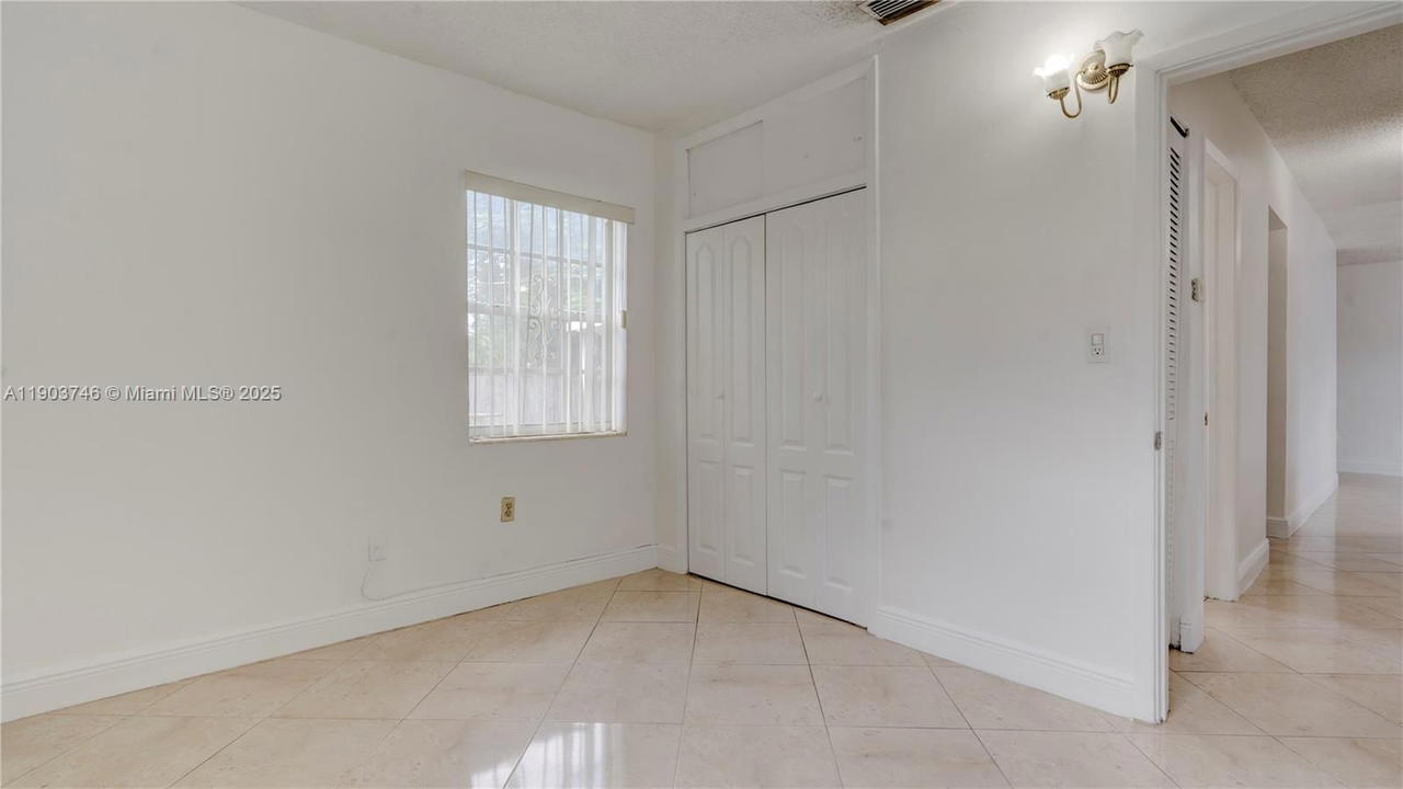 Real estate property located at 3240 104th Ave, Miami-dade, Lee Manor 2nd Addn, Miami, FL