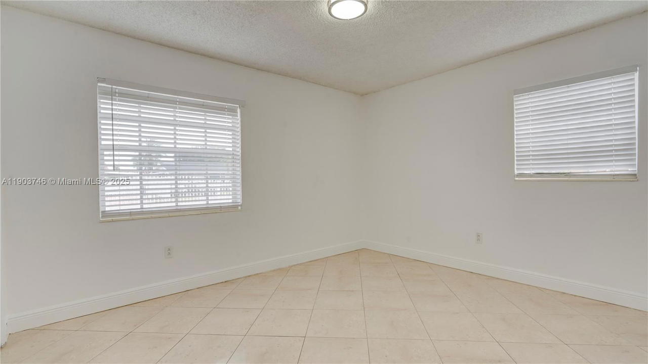 Real estate property located at 3240 104th Ave, Miami-dade, Lee Manor 2nd Addn, Miami, FL