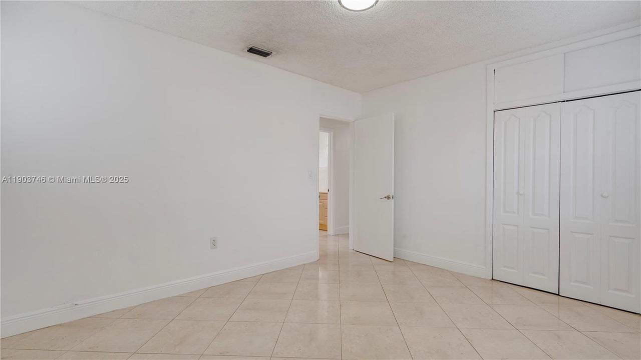 Real estate property located at 3240 104th Ave, Miami-dade, Lee Manor 2nd Addn, Miami, FL