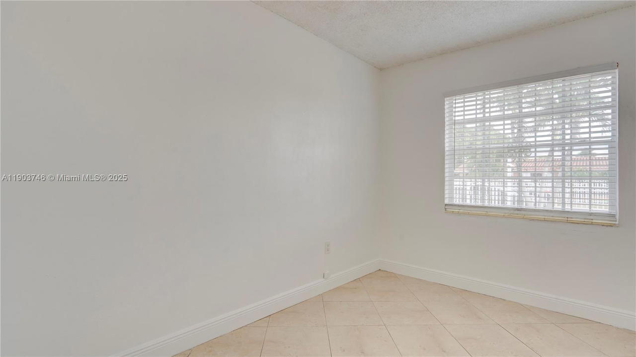 Real estate property located at 3240 104th Ave, Miami-dade, Lee Manor 2nd Addn, Miami, FL