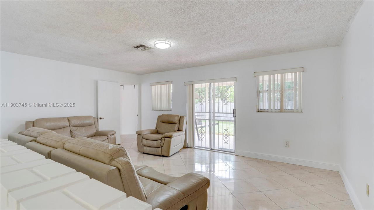 Real estate property located at 3240 104th Ave, Miami-dade, Lee Manor 2nd Addn, Miami, FL