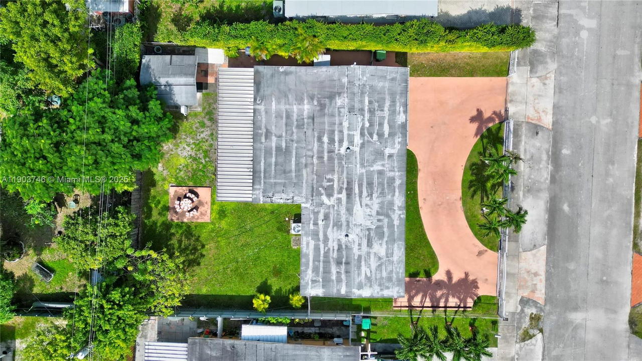 Real estate property located at 3240 104th Ave, Miami-dade, Lee Manor 2nd Addn, Miami, FL