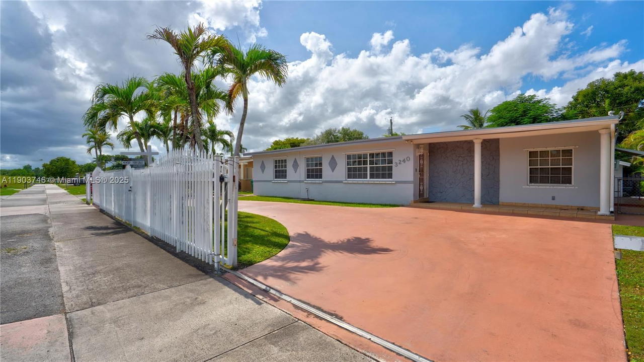 Real estate property located at 3240 104th Ave, Miami-dade, Lee Manor 2nd Addn, Miami, FL