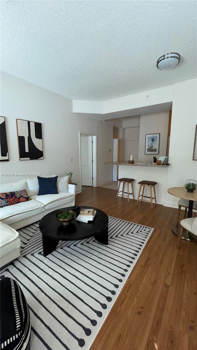 Real estate property located at 6001 70th St #113, Miami-dade, Valencia Condo, South Miami, FL