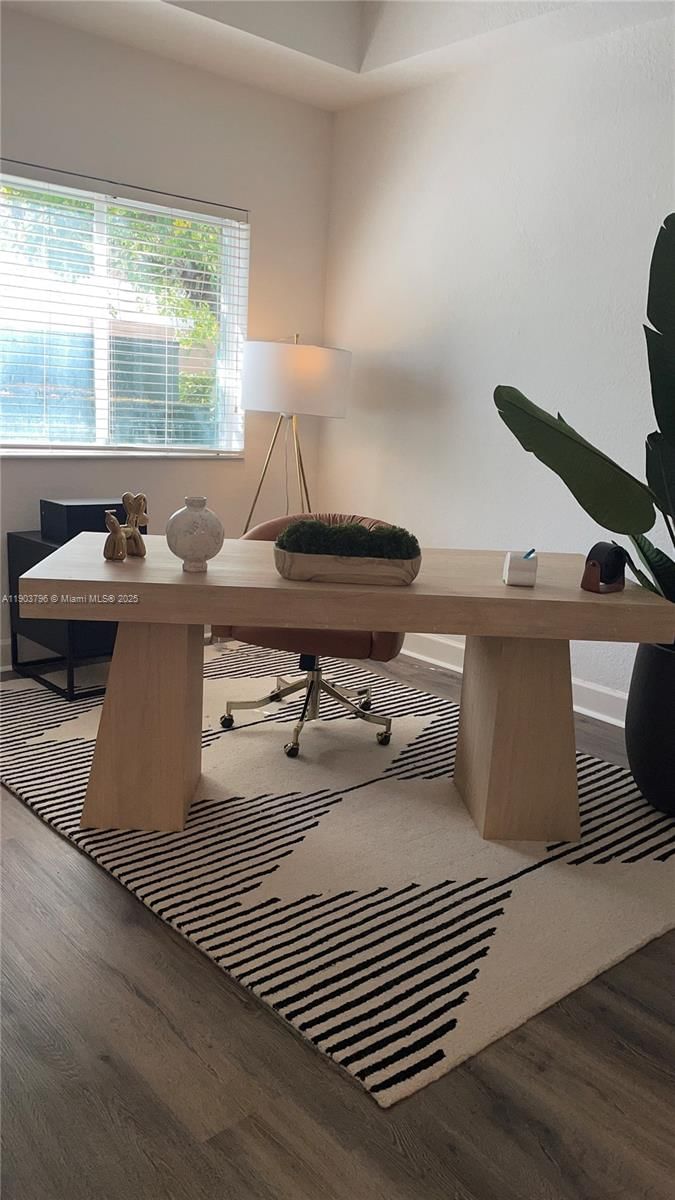 Real estate property located at 6001 70th St #113, Miami-dade, Valencia Condo, South Miami, FL