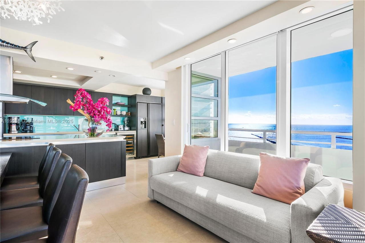 Real estate property located at 400 Pointe Dr #2003, Miami-dade, South Pointe Towers Condo, Miami Beach, FL
