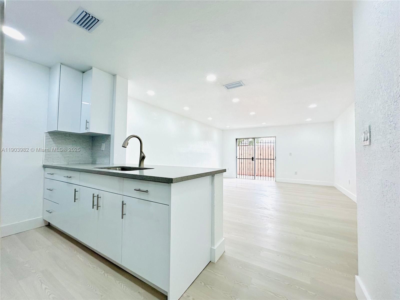 Real estate property located at 3639 11th Ave #10, Miami-dade, Westside Condo, Hialeah, FL