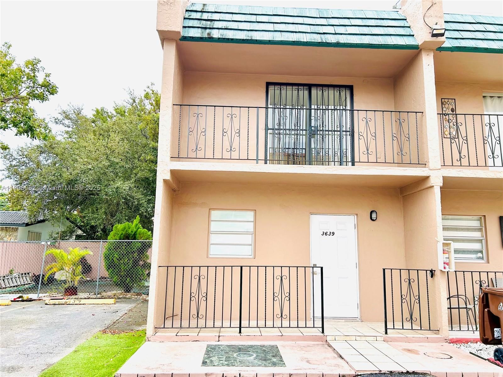 Real estate property located at 3639 11th Ave #10, Miami-dade, Westside Condo, Hialeah, FL