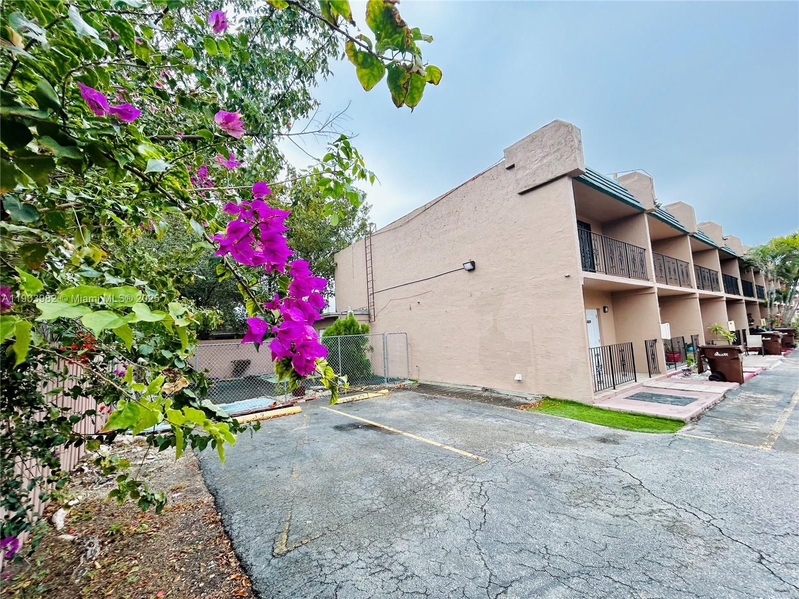 Real estate property located at 3639 11th Ave #10, Miami-dade, Westside Condo, Hialeah, FL