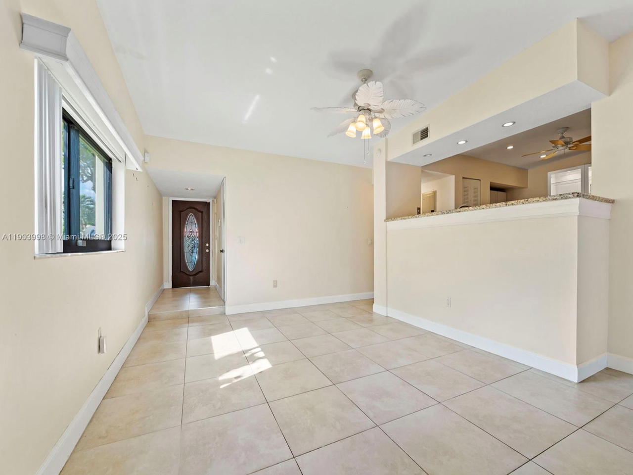 Real estate property located at 19233 64th Ct, Miami-dade, Townhomes Of Country Lake, Hialeah, FL