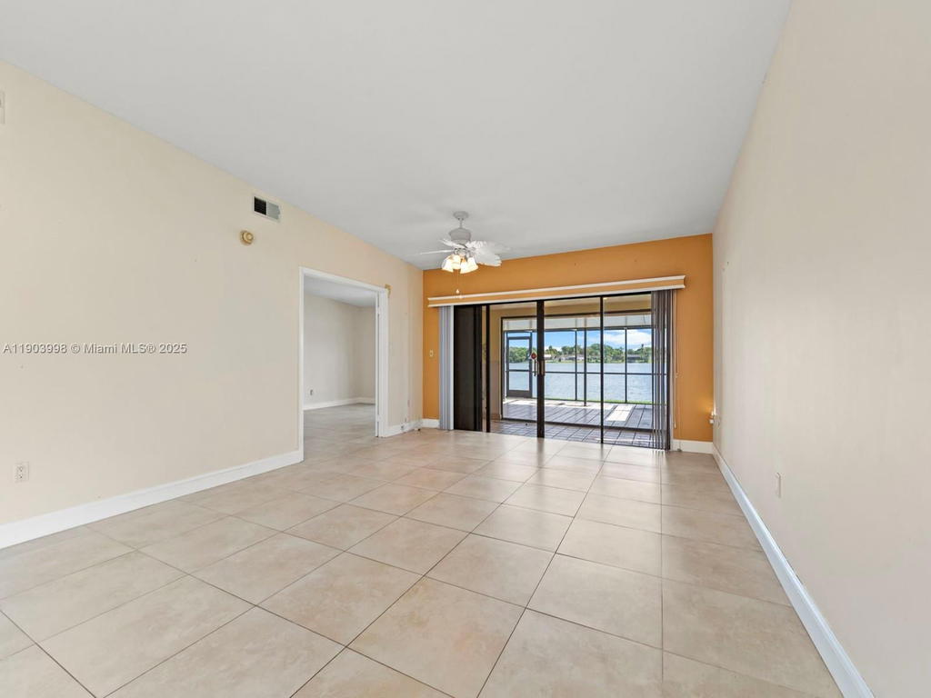 Real estate property located at 19233 64th Ct, Miami-dade, Townhomes Of Country Lake, Hialeah, FL