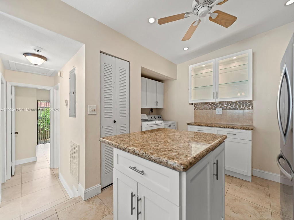 Real estate property located at 19233 64th Ct, Miami-dade, Townhomes Of Country Lake, Hialeah, FL