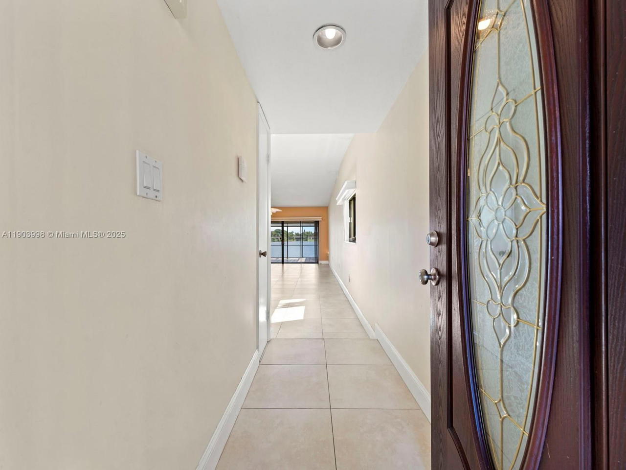 Real estate property located at 19233 64th Ct, Miami-dade, Townhomes Of Country Lake, Hialeah, FL