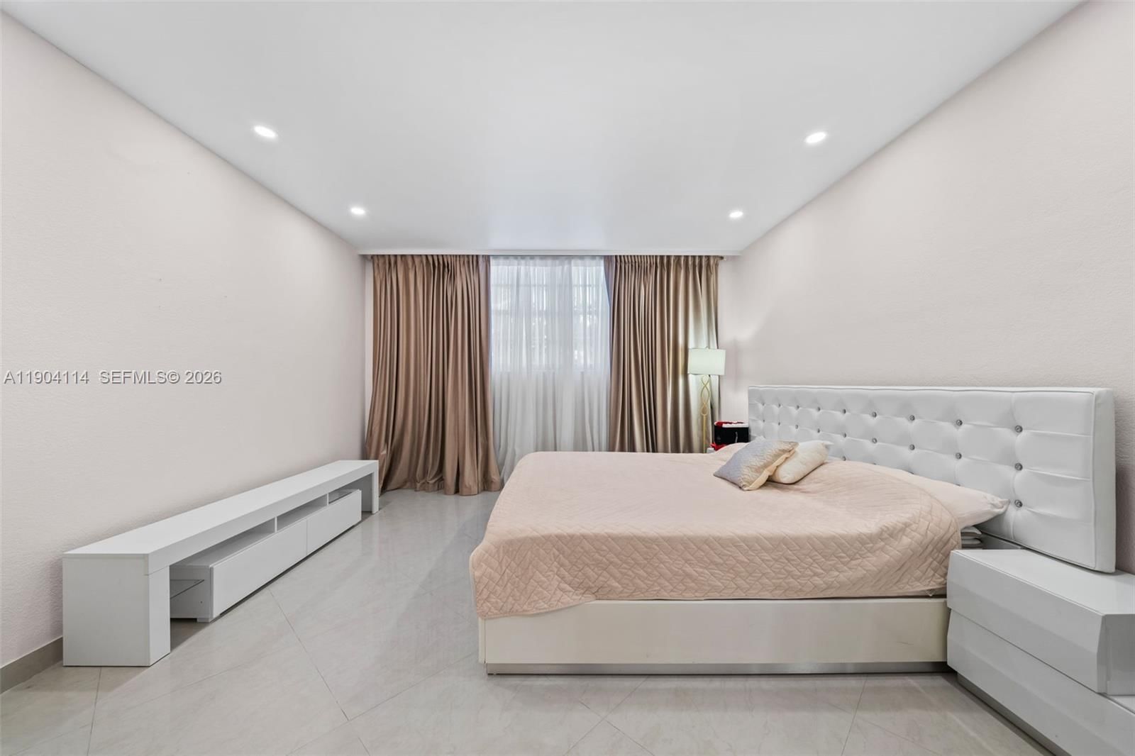 Real estate property located at 19390 Collins Ave #209, Miami-dade, Oceanview Building A Cond, Sunny Isles Beach, FL