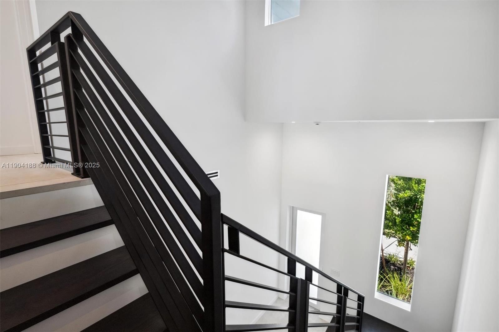 Real estate property located at 554 Riverside Dr B, Broward, Blue Water Beach, Pompano Beach, FL