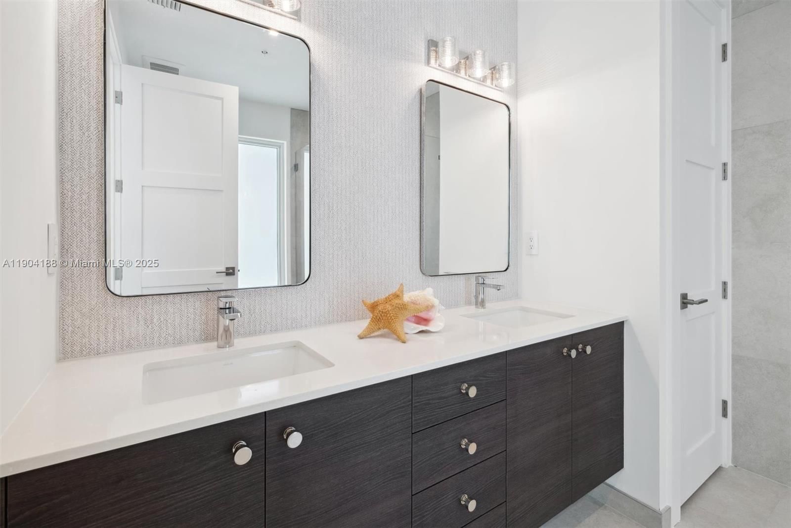 Real estate property located at 554 Riverside Dr B, Broward, Blue Water Beach, Pompano Beach, FL