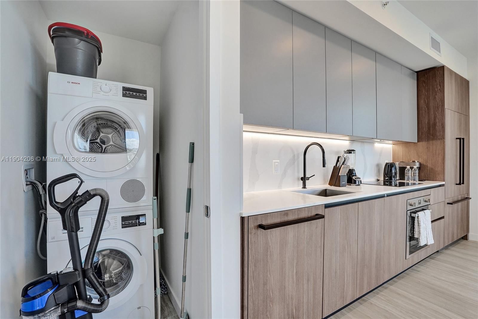 Real estate property located at 580 72nd St #810, Miami-dade, 580 72nd Street Condo, Miami Beach, FL