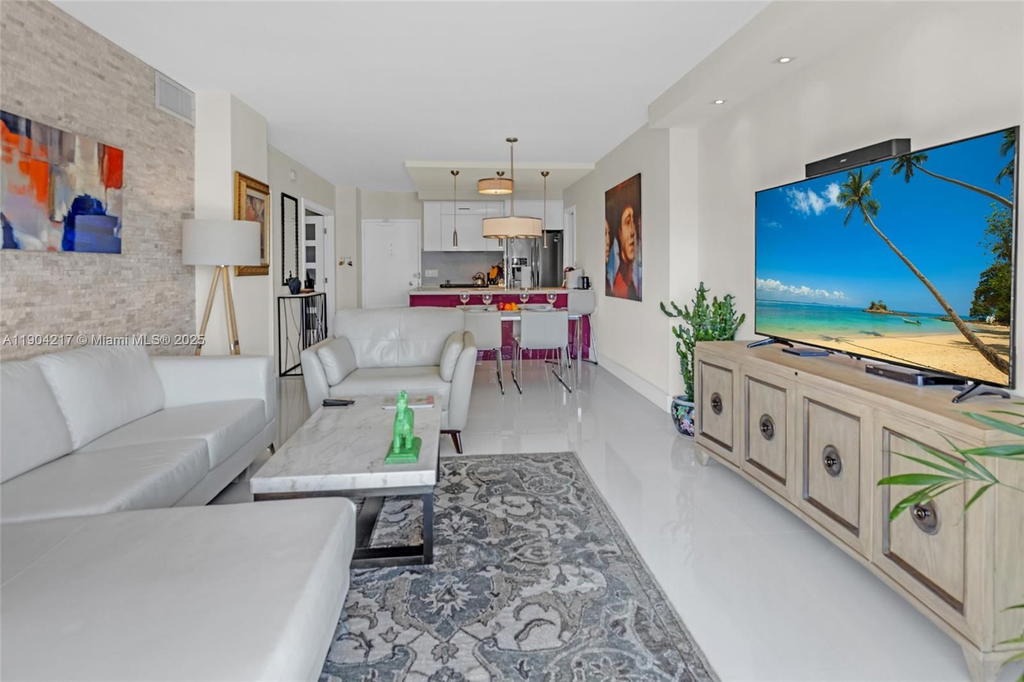 Real estate property located at 1950 Ocean Dr #22N, Broward, Hemispheres Condo, Hallandale Beach, FL