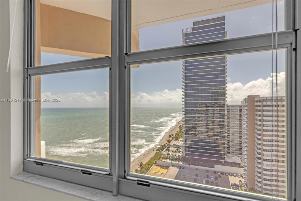 Real estate property located at 1950 Ocean Dr #22N, Broward, Hemispheres Condo, Hallandale Beach, FL