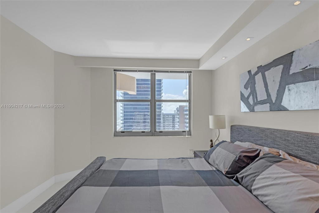 Real estate property located at 1950 Ocean Dr #22N, Broward, Hemispheres Condo, Hallandale Beach, FL