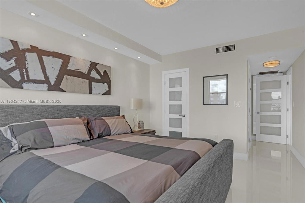 Real estate property located at 1950 Ocean Dr #22N, Broward, Hemispheres Condo, Hallandale Beach, FL