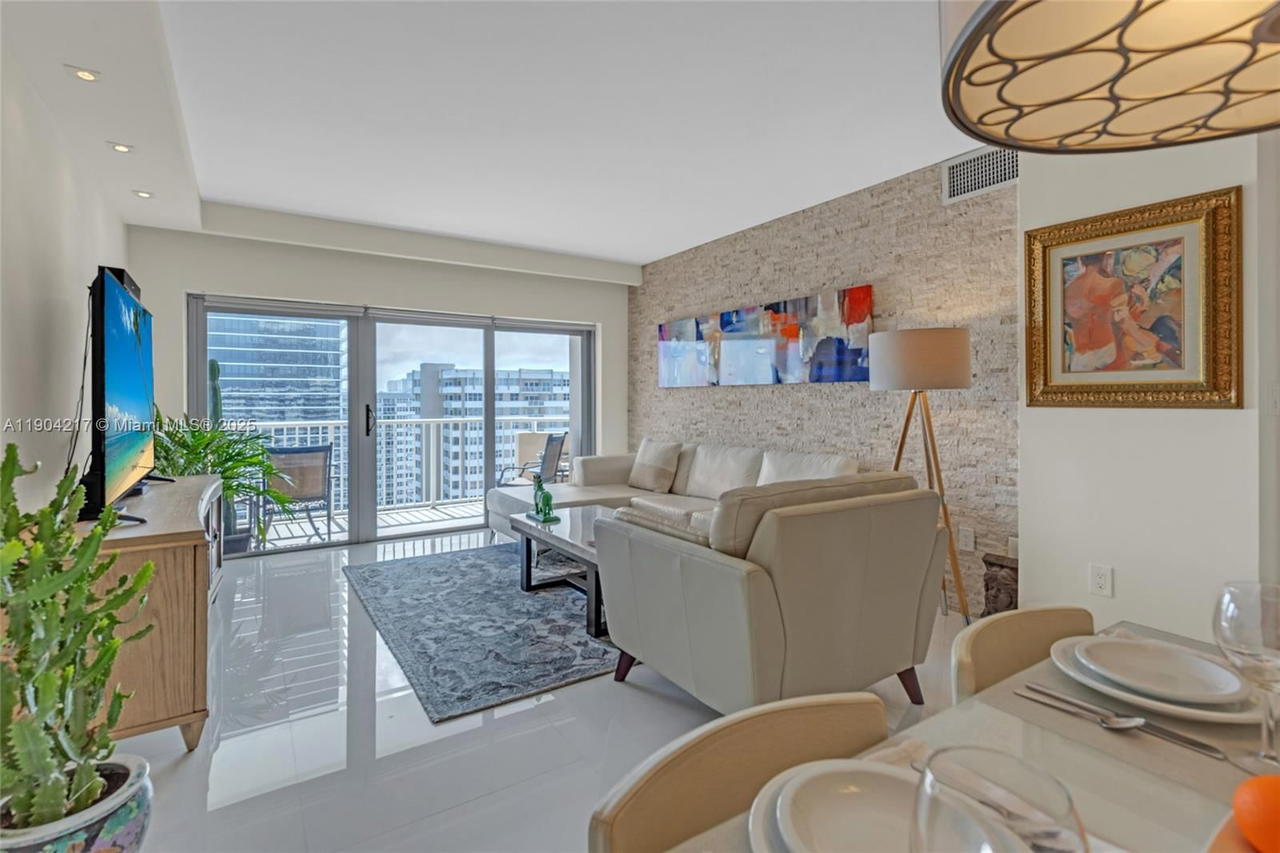 Real estate property located at 1950 Ocean Dr #22N, Broward, Hemispheres Condo, Hallandale Beach, FL