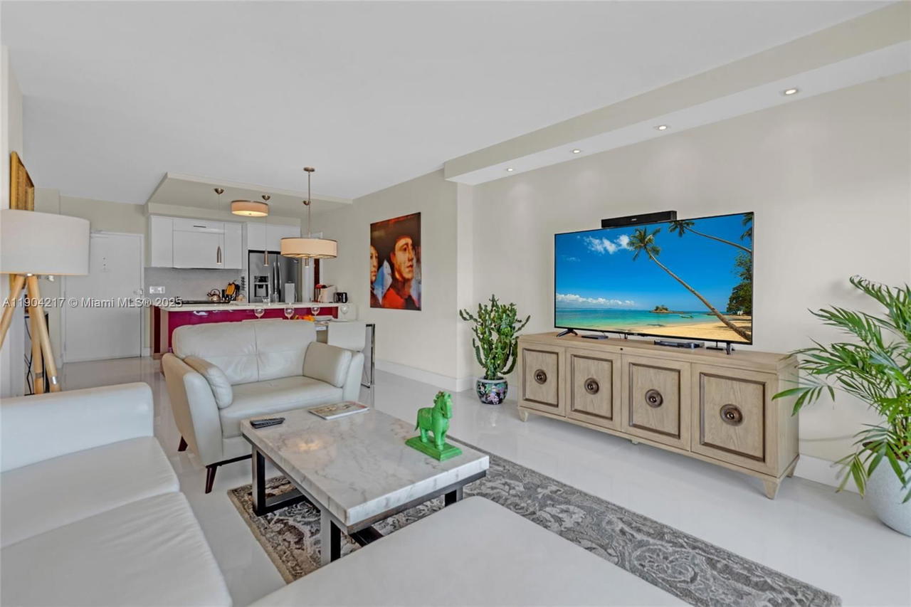 Real estate property located at 1950 Ocean Dr #22N, Broward, Hemispheres Condo, Hallandale Beach, FL
