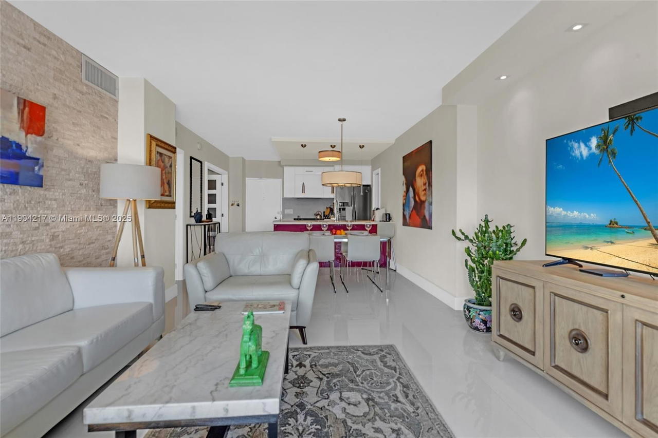 Real estate property located at 1950 Ocean Dr #22N, Broward, Hemispheres Condo, Hallandale Beach, FL