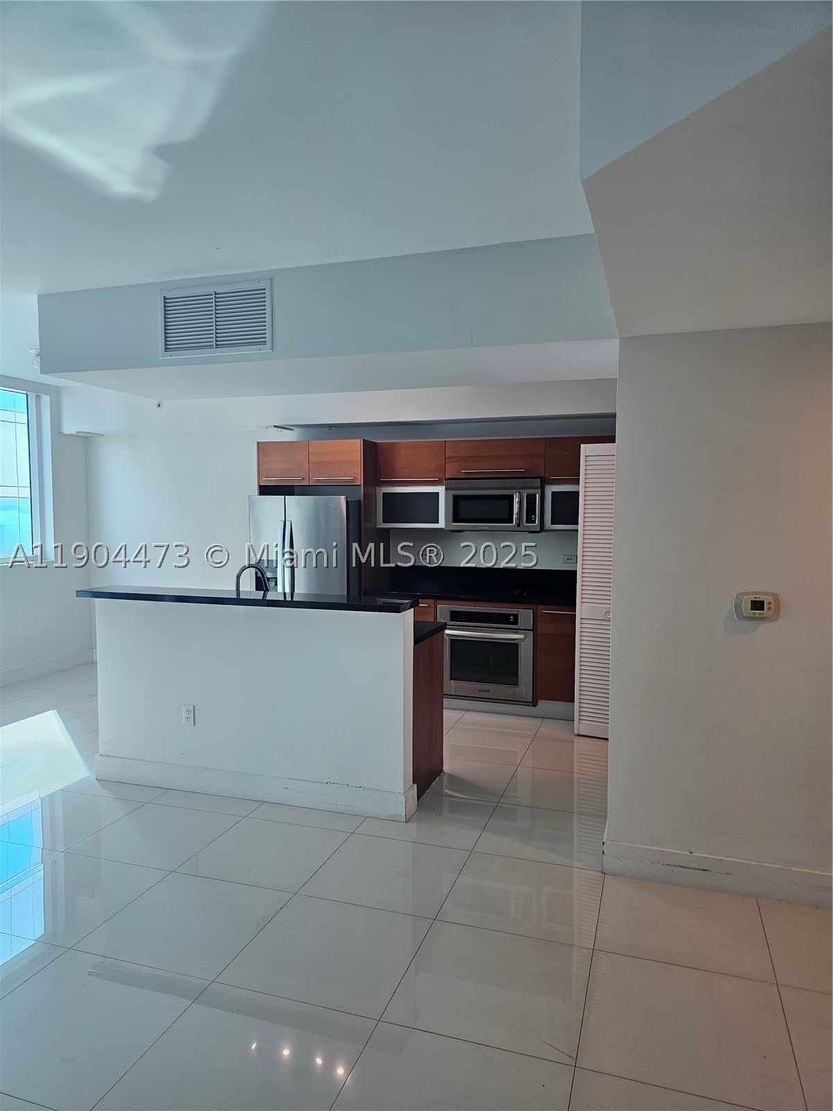 Real estate property located at 244 Biscayne Blvd #908, Miami-dade, Vizcayne North Condo, Miami, FL