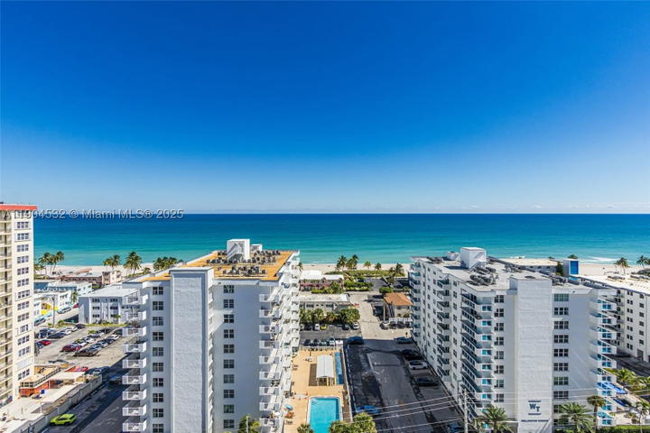 Real estate property located at 1410 Ocean Dr #1702, Broward, Trafalgar Towers Condomin, Hollywood, FL