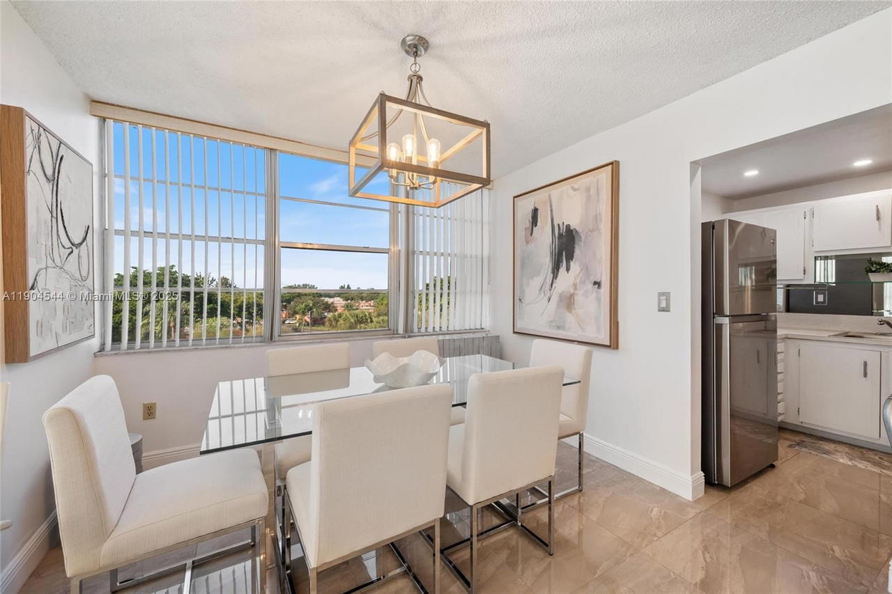 Real estate property located at 1400 Saint Charles Pl #520, Broward, Park Place Condominium No, Pembroke Pines, FL