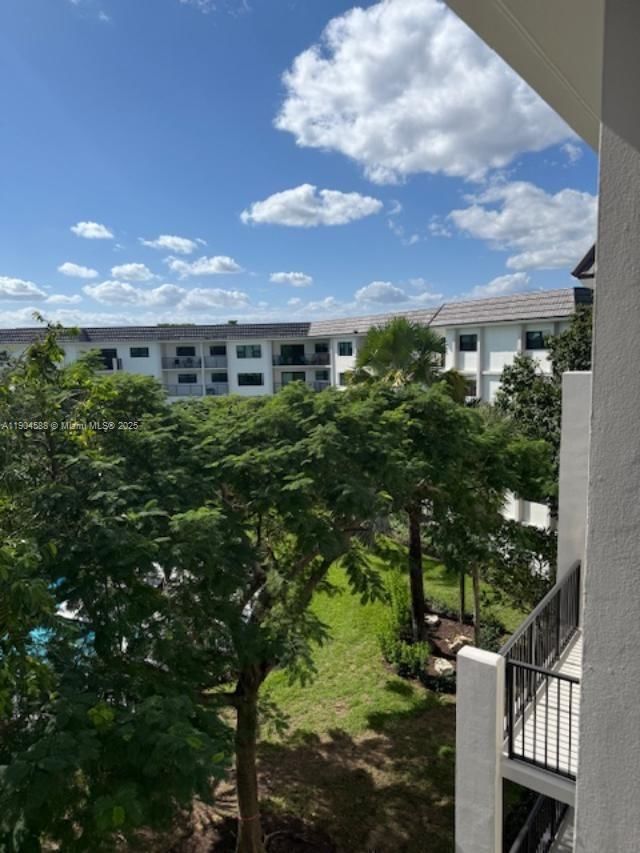 Real estate property located at 900 River Reach Dr #502, Broward, River Reach Condominium I, Fort Lauderdale, FL
