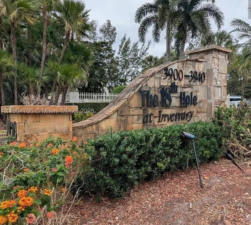 Real estate property located at 3910 Inverrary Blvd #703-B, Broward, 18th Hole At Inverrary Co, Lauderhill, FL