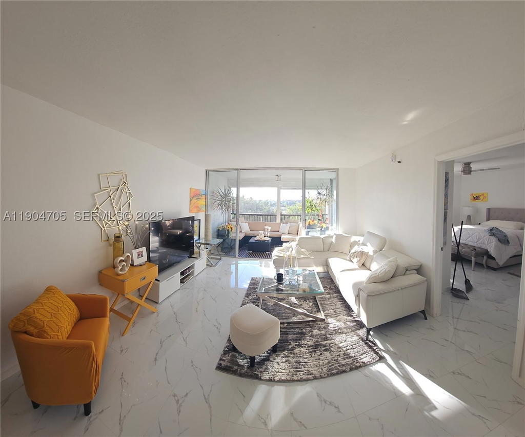 Real estate property located at 3910 Inverrary Blvd #703-B, Broward, 18th Hole At Inverrary Co, Lauderhill, FL