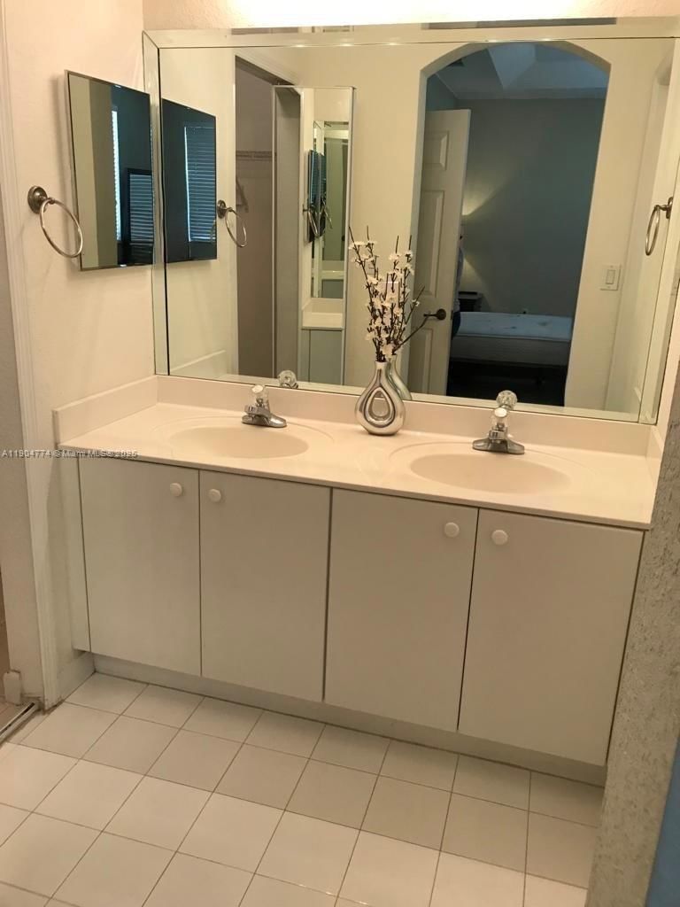 Real estate property located at 7838 109th PATH, Miami-dade, Islands At Doral 1st Addn, Doral, FL