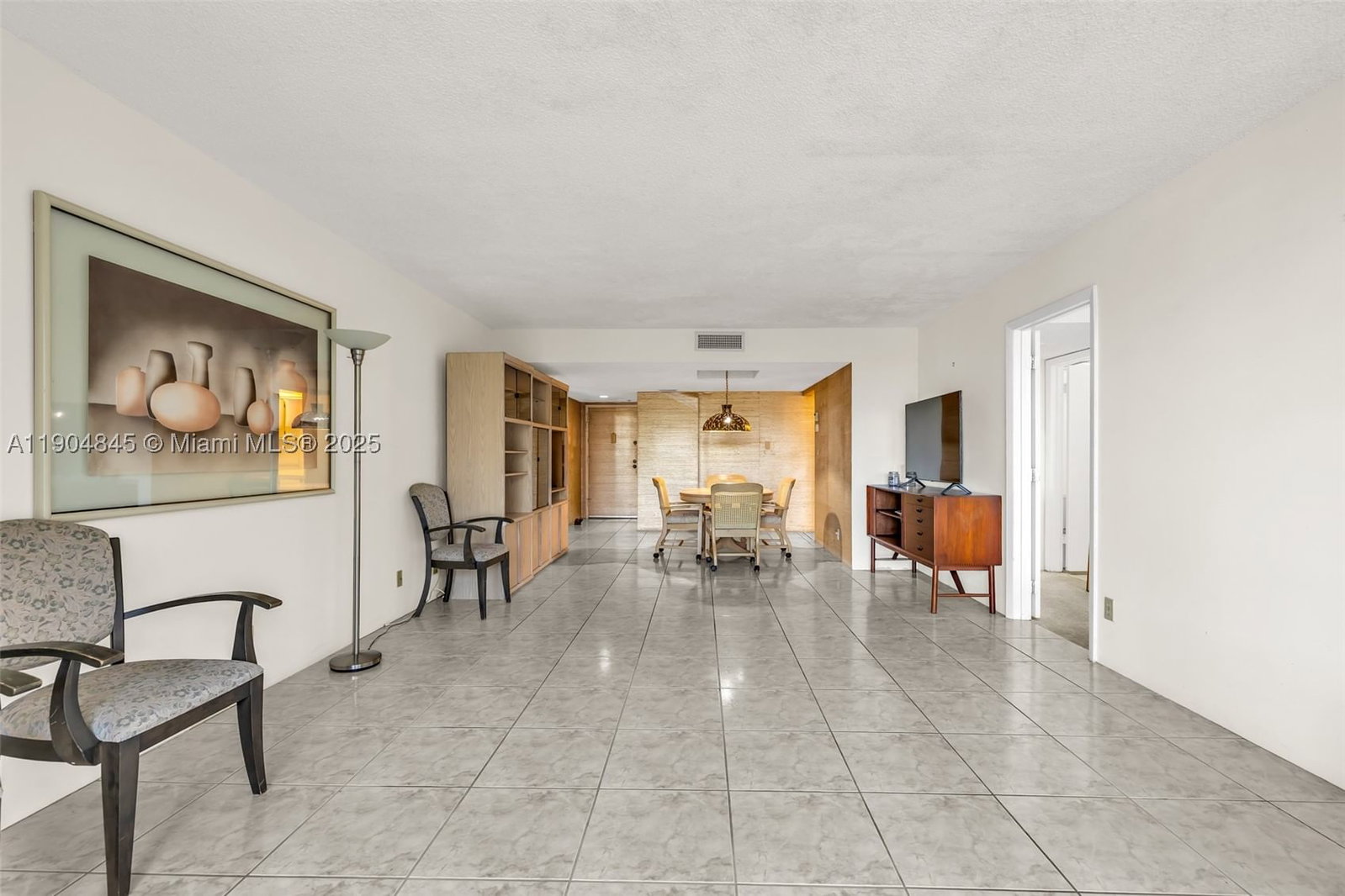 Real estate property located at 16300 Golf Club Rd #408, Broward, Country Club Apts At, Weston, FL
