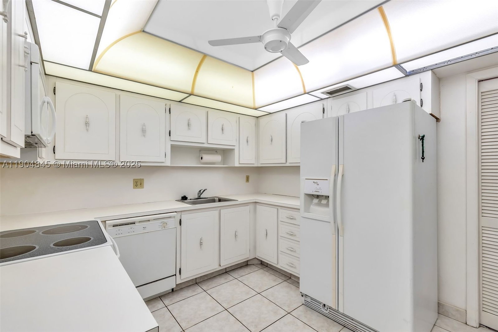 Real estate property located at 16300 Golf Club Rd #408, Broward, Country Club Apts At, Weston, FL