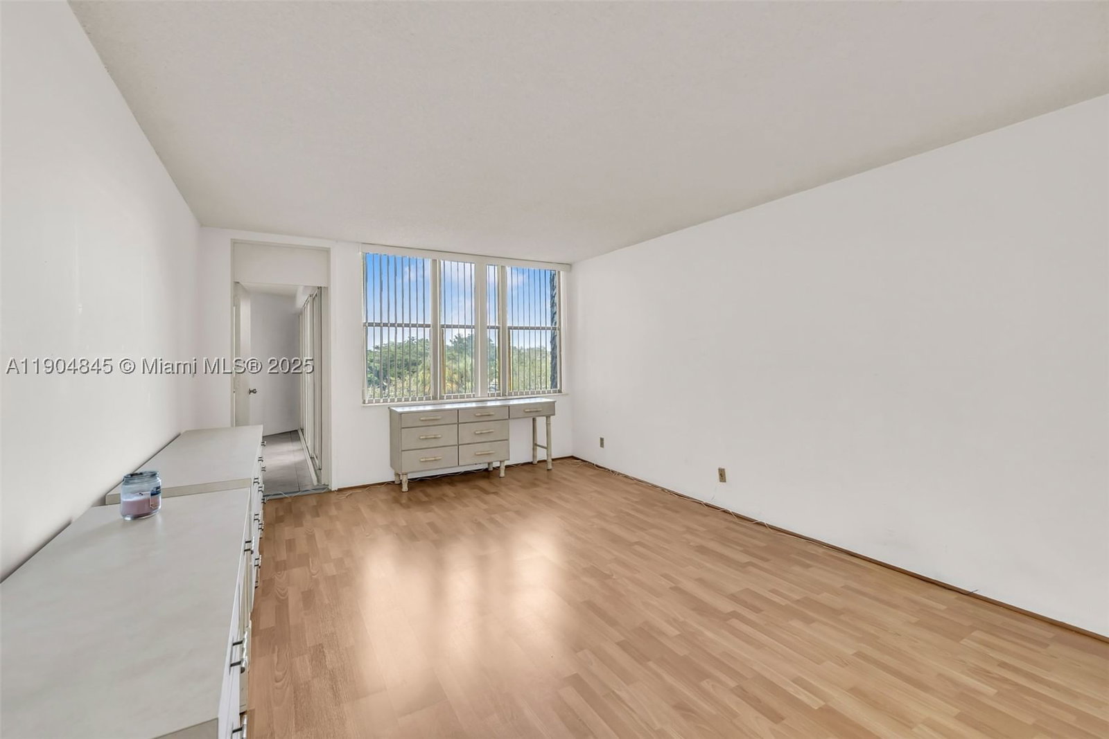Real estate property located at 16300 Golf Club Rd #408, Broward, Country Club Apts At, Weston, FL