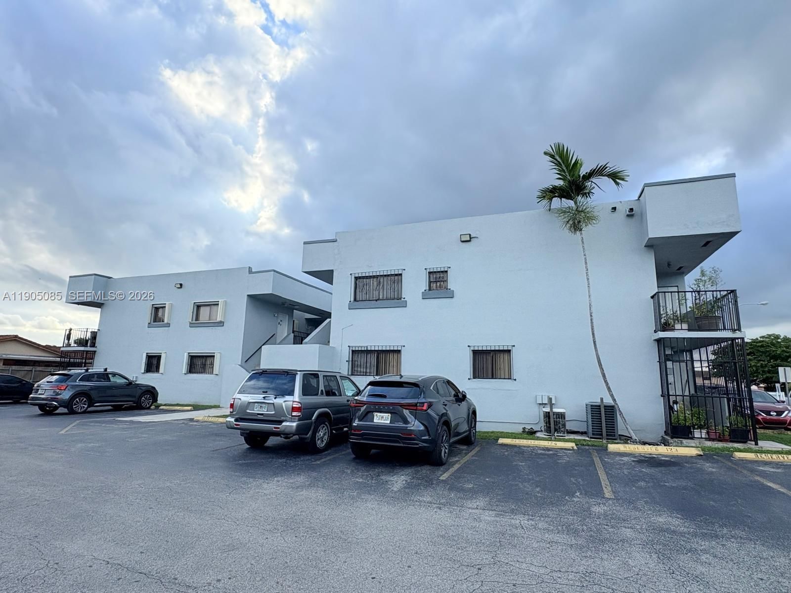 Real estate property located at 1290 41 St #203, Miami-dade, Villas Del Sol Condo, Hialeah, FL