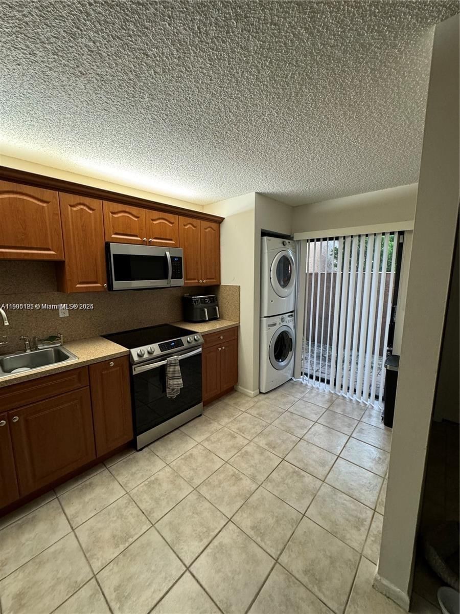 Real estate property located at 12032 Las Palmas Dr, Broward, Pembroke Lakes South, Pembroke Pines, FL