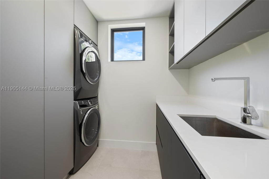 Real estate property located at 2127 11th Ter, Miami-dade, Ohio Grove, Miami, FL