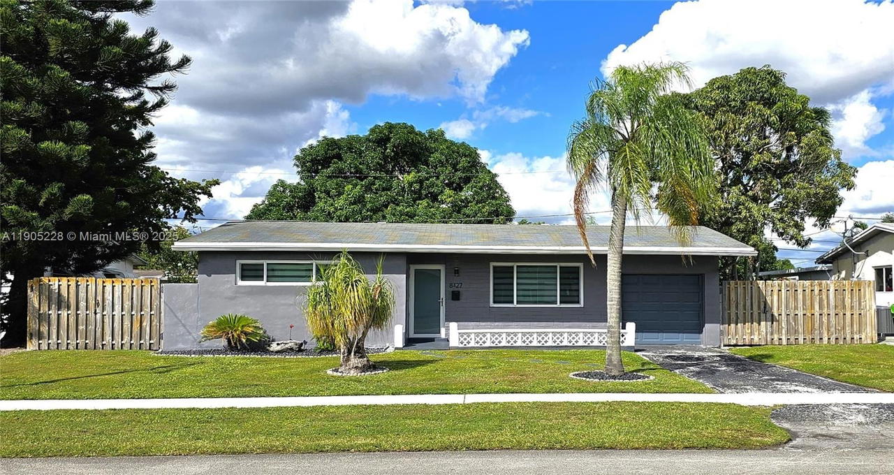 Real estate property located at 8427 26th St, Broward, Sunrise Golf Village Sec, Sunrise, FL