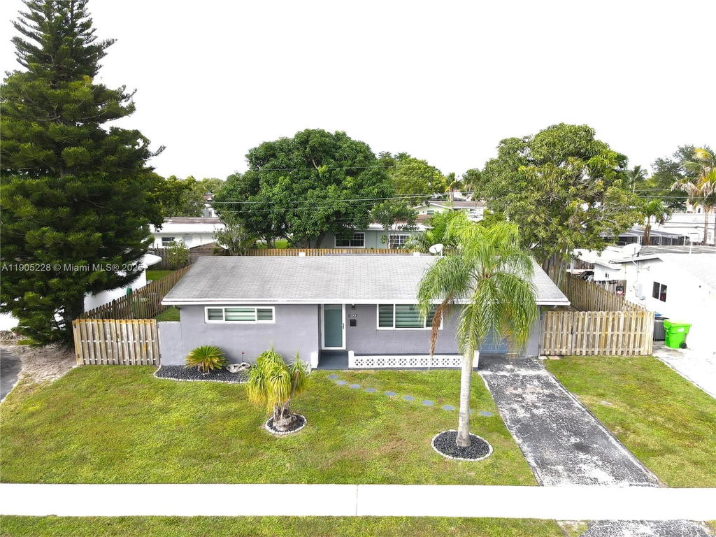 Real estate property located at 8427 26th St, Broward, Sunrise Golf Village Sec, Sunrise, FL