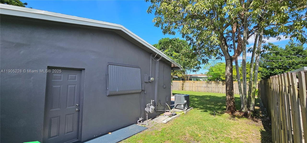 Real estate property located at 8427 26th St, Broward, Sunrise Golf Village Sec, Sunrise, FL