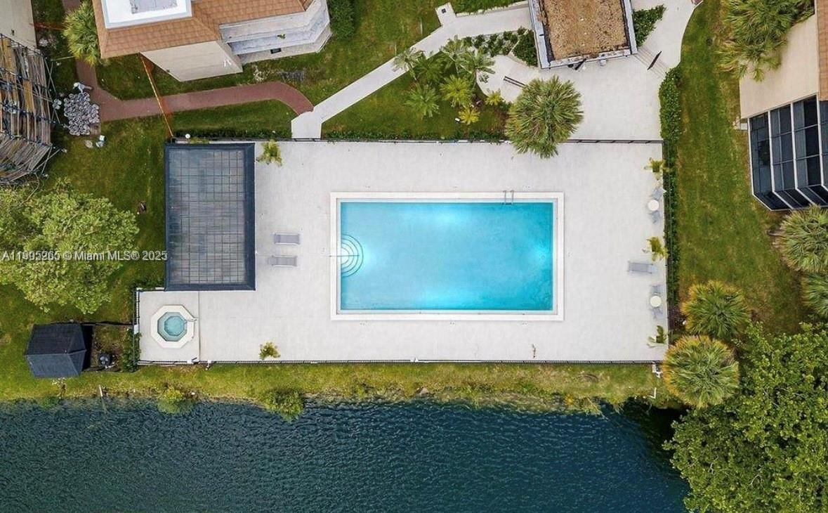 Real estate property located at 461 Ives Dairy Rd #402-2, Miami-dade, Summertree Vilg Calif Cl, Miami, FL