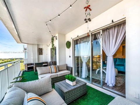 Real estate property located at 3800 Hillcrest Dr #907, Broward, Hillcrest East No 25 Cond, Hollywood, FL