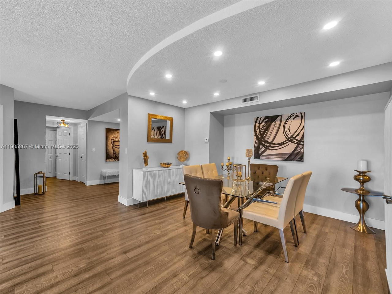 Real estate property located at 3800 Hillcrest Dr #907, Broward, Hillcrest East No 25 Cond, Hollywood, FL