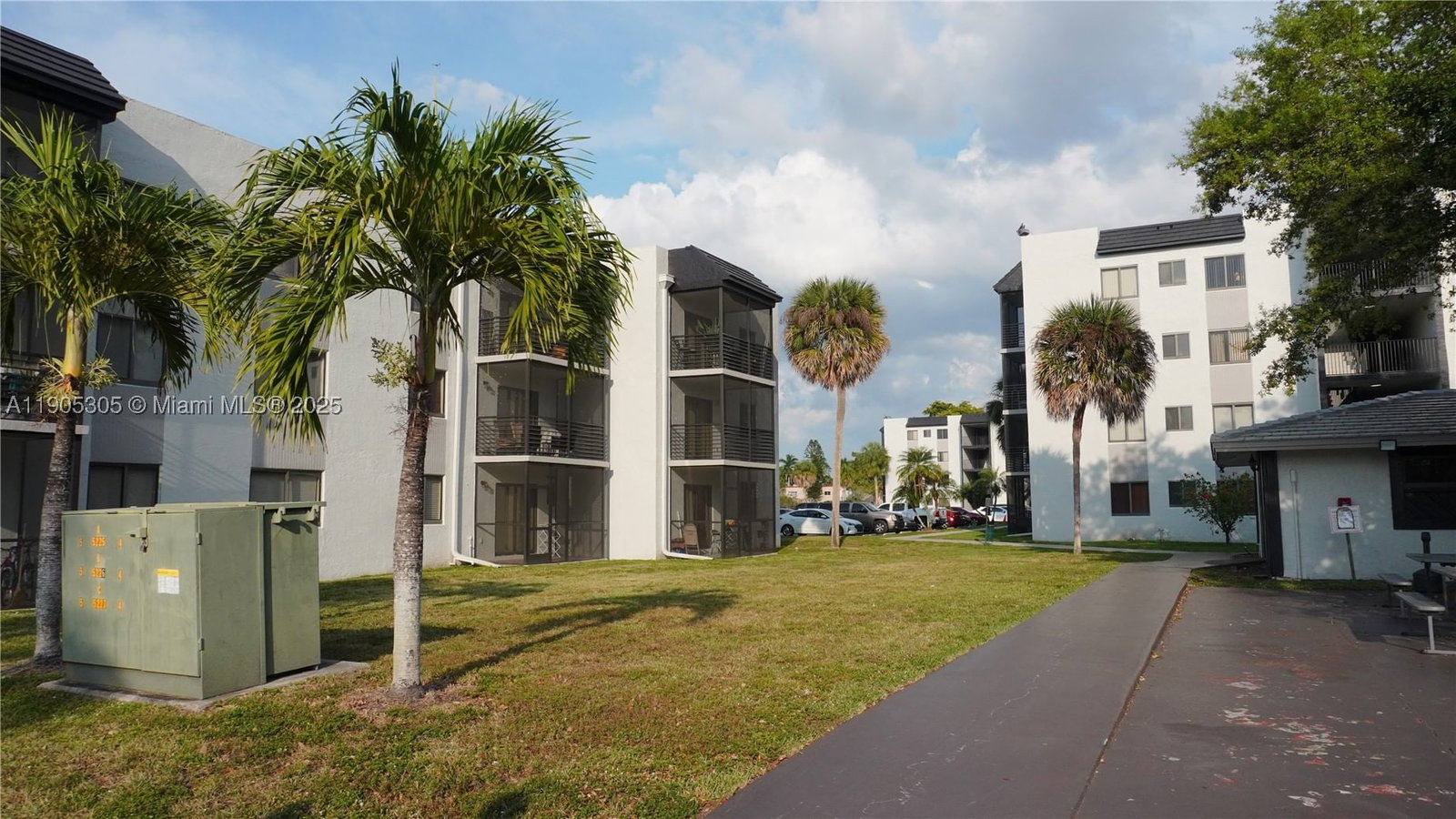 Real estate property located at 3710 Pine Island Rd #320, Broward, Sunrise Springs Condo Ii, Sunrise, FL