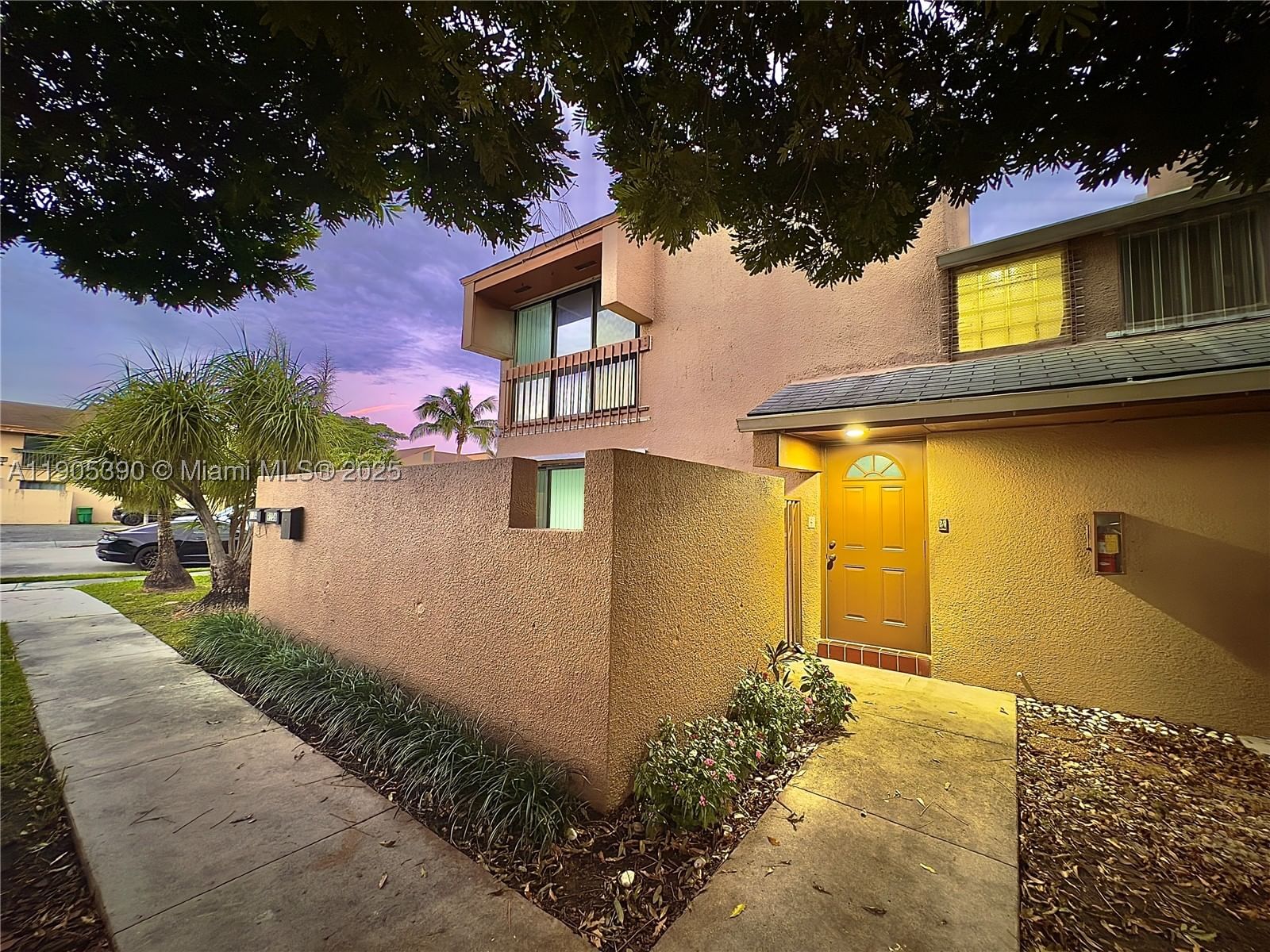 Real estate property located at 9104 159th Ter #9104, Miami-dade, Pinebrooke I Condo, Palmetto Bay, FL