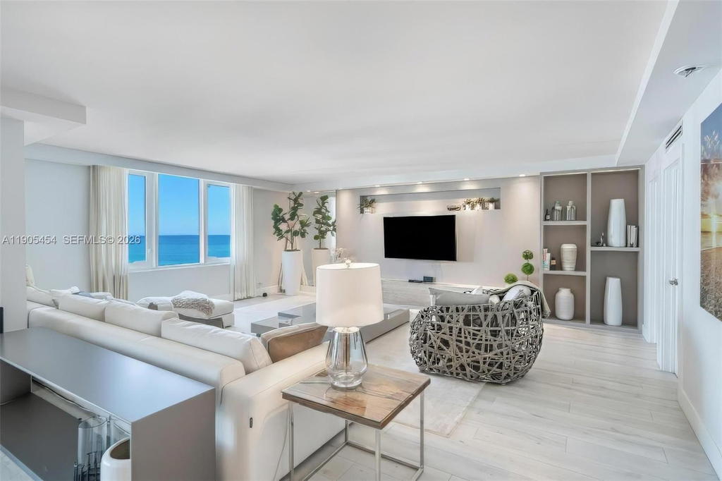 Real estate property located at 2301 Collins Ave #1414/1415, Miami-dade, Roney Palace Condo, Miami Beach, FL